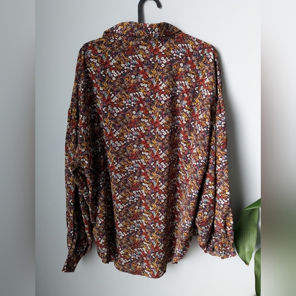 Molly Bracken Balloon Sleeve Button Up Blouse - size med. - Picture 4 of 6